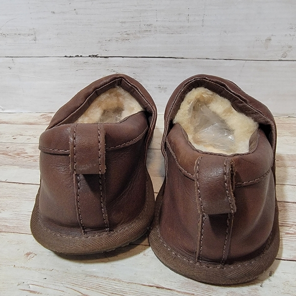 Ugg Men's Sheldon Slippers in brown leather - Picture 7 of 14